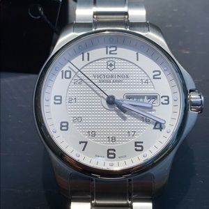 Swiss Army Officers DD Watch